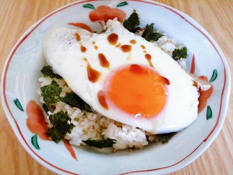 海苔とごまの目玉焼きご飯